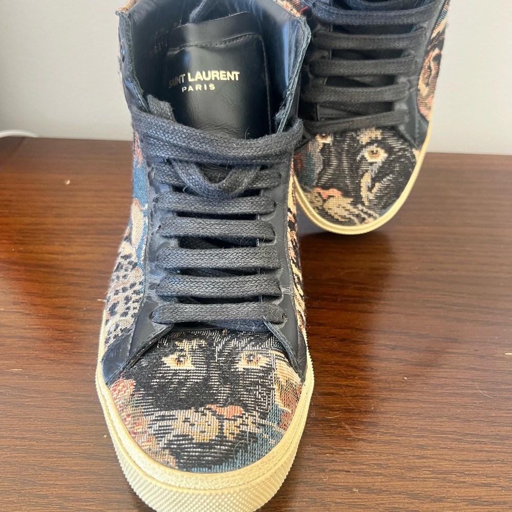 Cool vintage inspired Saint Laurent sneakers with tapestry print.